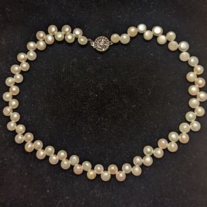Vintage pearl necklace